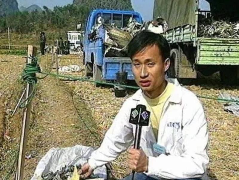 桂林空难发生后，30多吨的客机只找回约2吨的碎片。网图